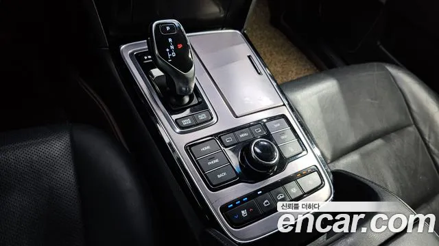 Hyundai Equus 2015 — фото 9