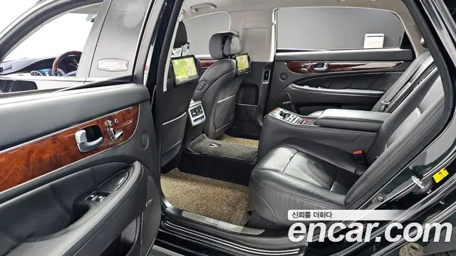 Hyundai Equus 2015 — фото 12