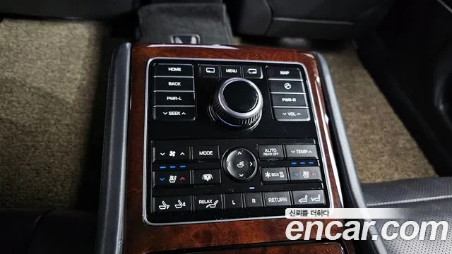 Hyundai Equus 2015 — фото 17