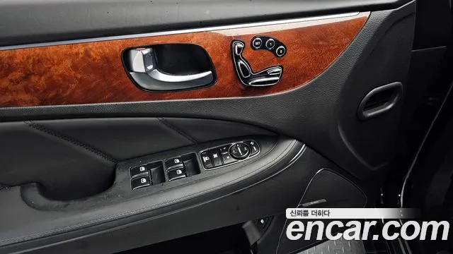 Hyundai Equus 2015 — фото 18