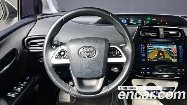 Toyota Prius 2016 — фото 13