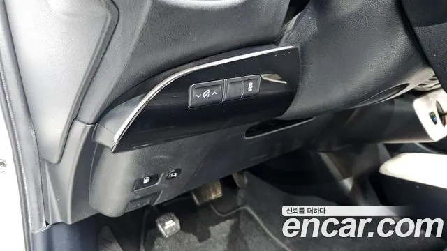 Toyota Prius 2016 — фото 17