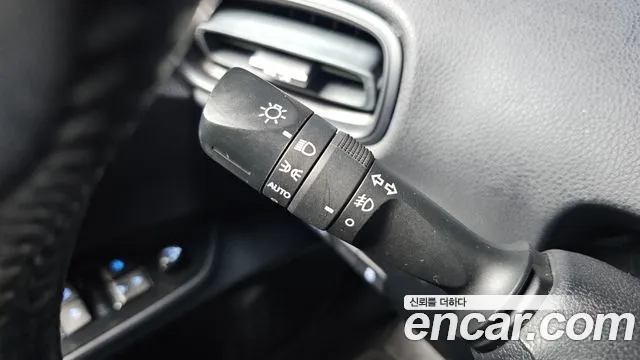 Toyota Prius 2016 — фото 19