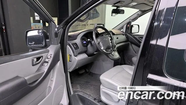 Hyundai Starex 2019 — фото 10