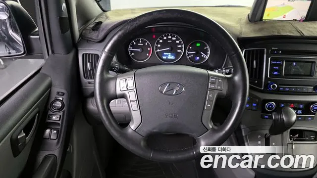 Hyundai Starex 2019 — фото 16