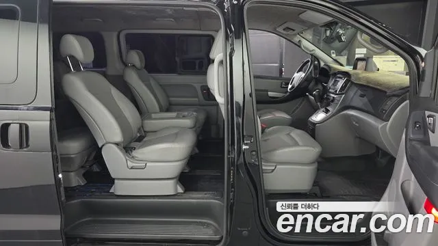 Hyundai Starex 2019 — фото 20