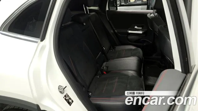 Mercedes-Benz GLA-Class 2023 — фото 12