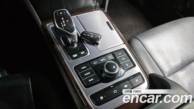 Hyundai Equus 2015 — фото 9