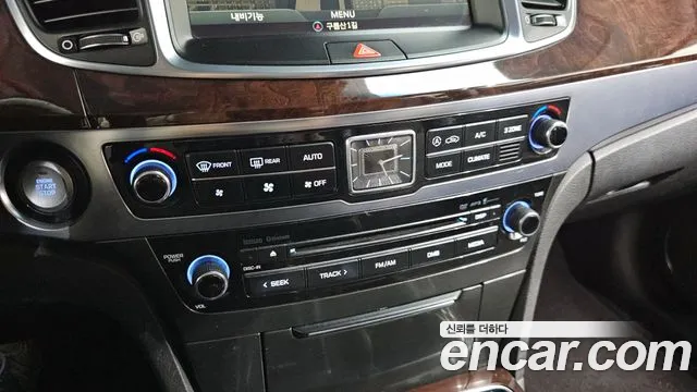 Hyundai Equus 2015 — фото 17