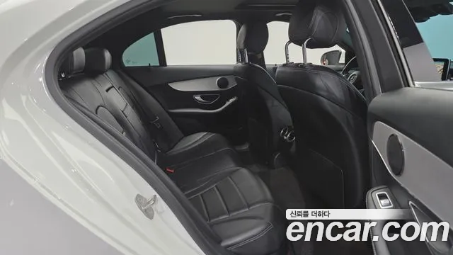 Mercedes-Benz C-Class 2018 — фото 12