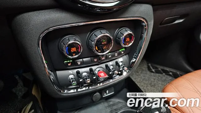 Mini Clubman 2021 — фото 18