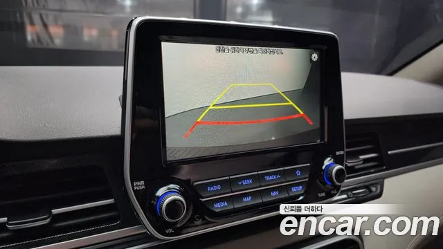 Hyundai Starex 2020 — фото 15