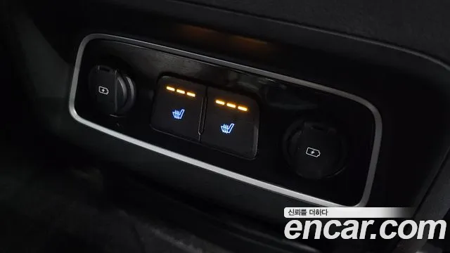 Hyundai Starex 2020 — фото 18