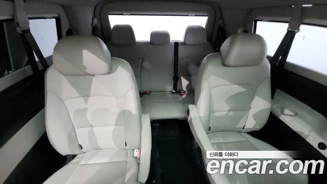 Hyundai Starex 2020 — фото 19