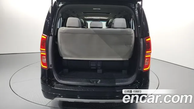 Hyundai Starex 2020 — фото 20