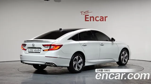 Honda Accord 2018 — фото 1