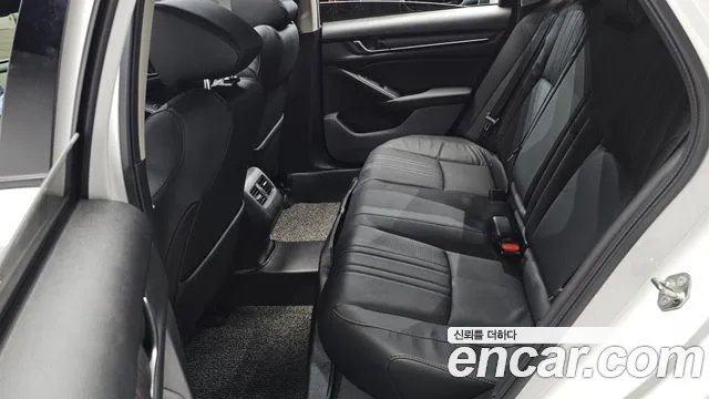 Honda Accord 2018 — фото 11