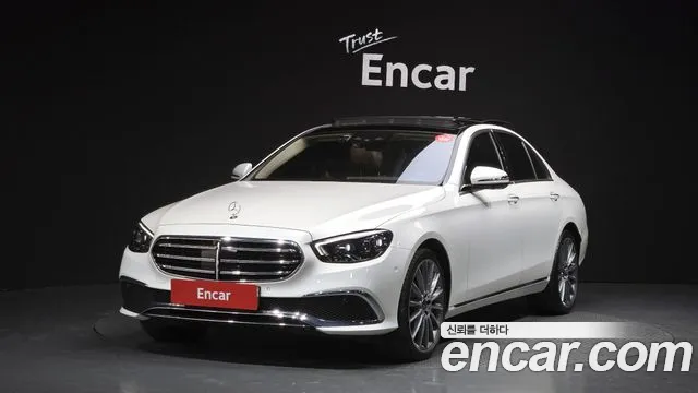 Mercedes-Benz E-Class 2023 — фото 1