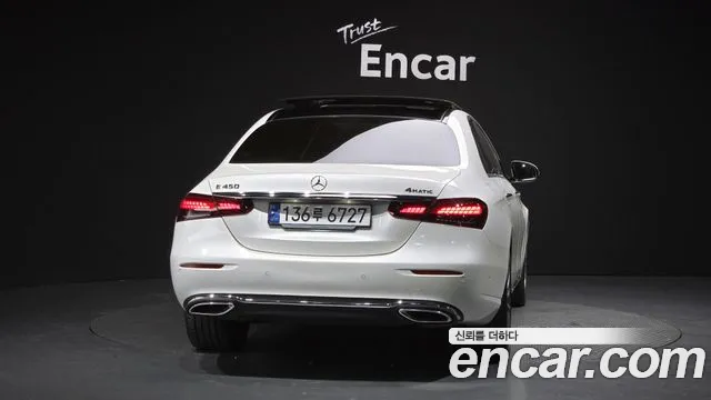Mercedes-Benz E-Class 2023 — фото 4