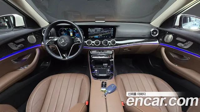 Mercedes-Benz E-Class 2023 — фото 7