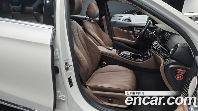 Mercedes-Benz E-Class 2023 — фото 10