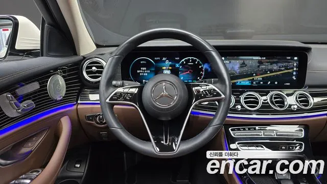 Mercedes-Benz E-Class 2023 — фото 13