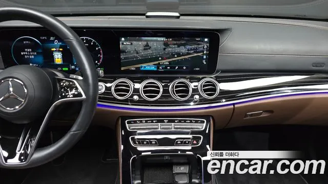 Mercedes-Benz E-Class 2023 — фото 15