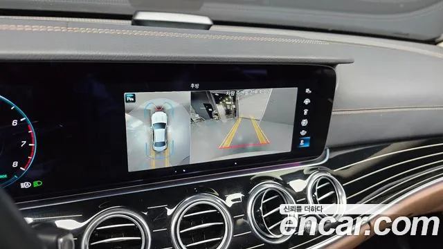 Mercedes-Benz E-Class 2023 — фото 16