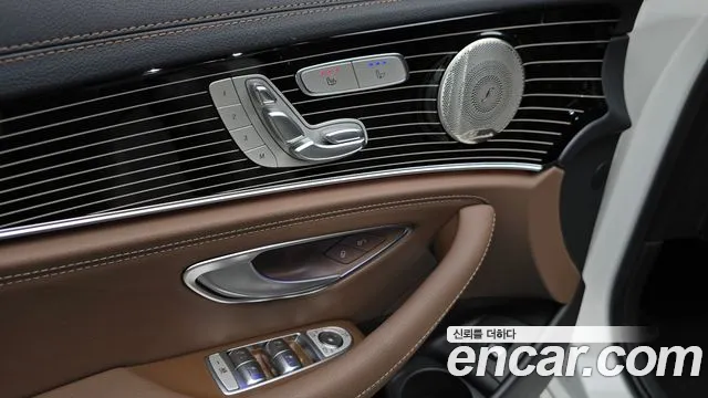 Mercedes-Benz E-Class 2023 — фото 17