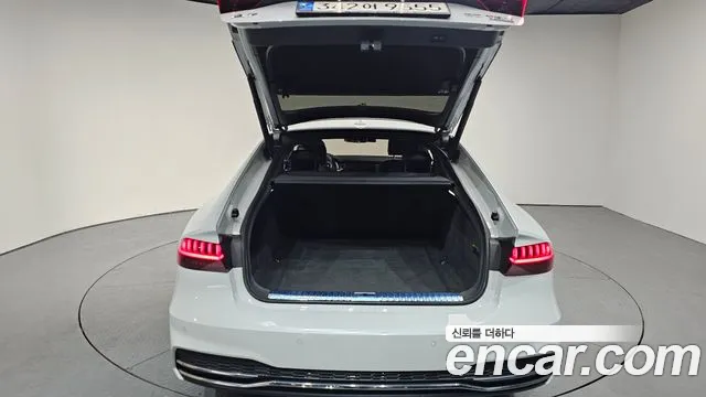 Audi A7 2021 — фото 20