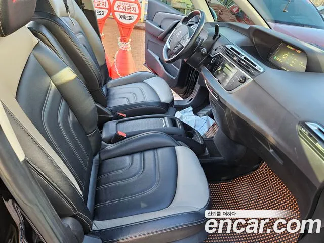 Citroen-DS C4 Picasso 2015 — фото 12