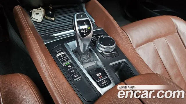BMW X6 2015 — фото 9
