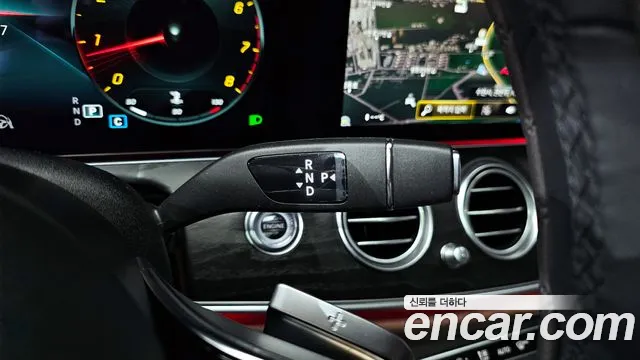 Mercedes-Benz E-Class 2023 — фото 9