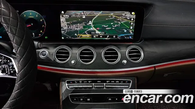 Mercedes-Benz E-Class 2023 — фото 14