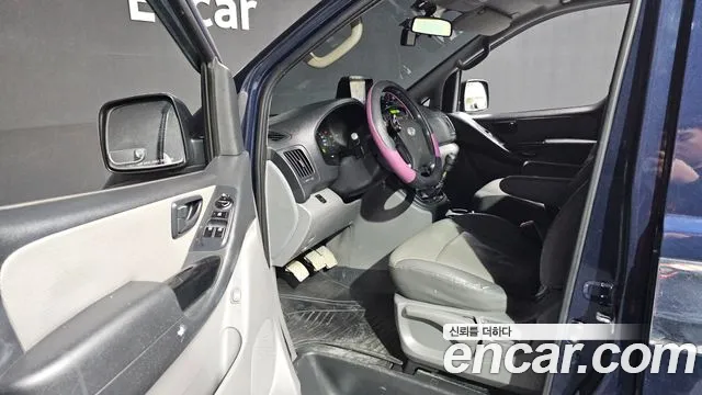 Hyundai Starex 2011 — фото 10