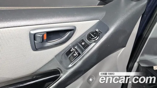 Hyundai Starex 2011 — фото 16
