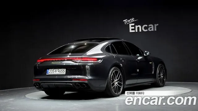 Porsche Panamera 2023 — фото 2