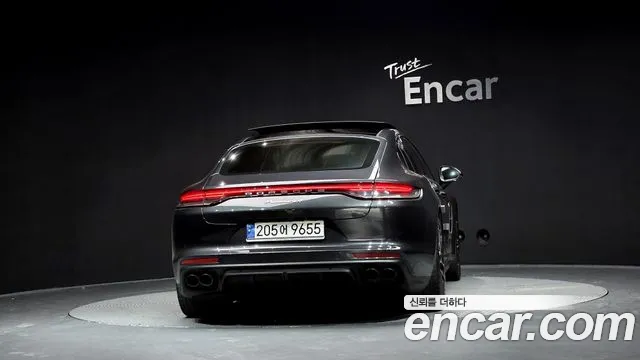 Porsche Panamera 2023 — фото 4