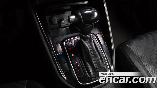 Kia Carens 2015 — фото 9