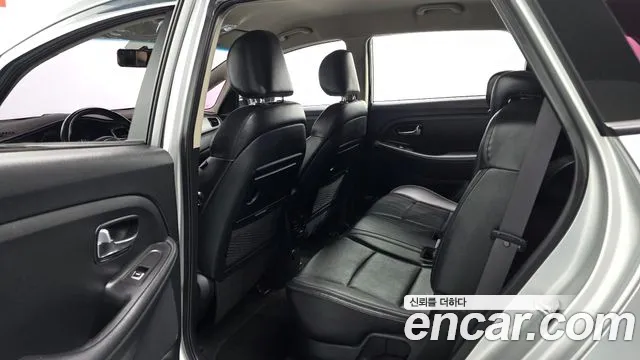 Kia Carens 2015 — фото 12