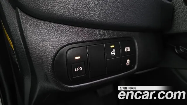 Kia Carens 2015 — фото 14
