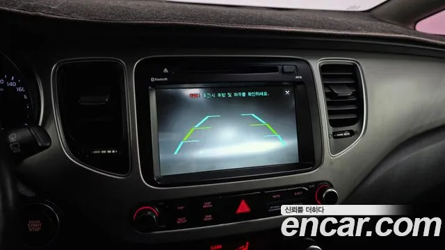 Kia Carens 2015 — фото 15