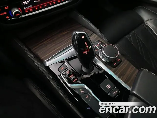 BMW 5-Series 2017 — фото 15