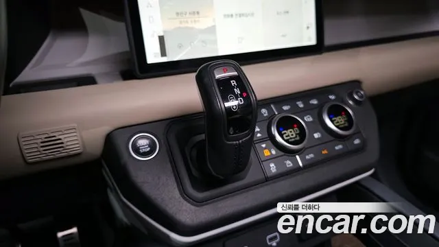 Land Rover Defender 2022 — фото 9