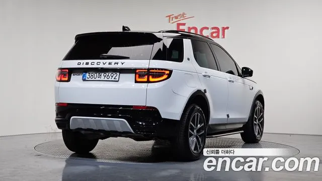 Land Rover Discovery Sport 2025 — фото 1
