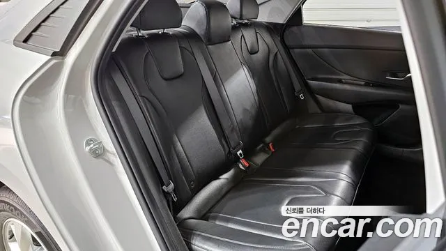 Hyundai AVANTE 2021 — фото 12