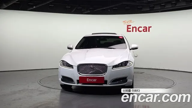 Jaguar XF 2015 — фото 3