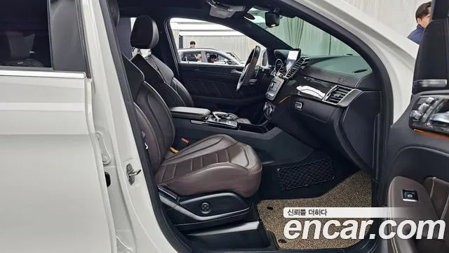 Mercedes-Benz GLE-Class 2018 — фото 11