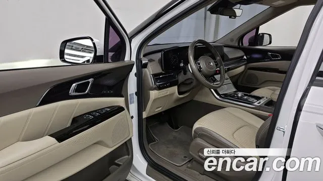 Kia Canival 2021 — фото 10