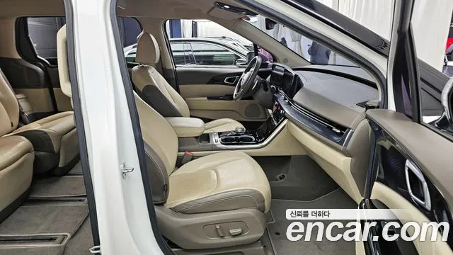 Kia Canival 2021 — фото 11